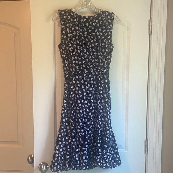 Talbots Sleeveless Navy and White Midi Dandelion Dress 8P - Picture 7 of 7